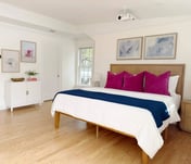 Airy 3-Floor Downtown Getaway-Private Driveway