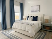 Stylish 1900s Renovated Apt Near Forsyth Sleeps 4