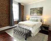 Bee" on Broughton - Bright Apartment-Downtown SAV