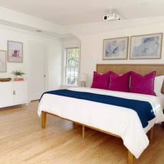 Classy 3-Story Downtown Apt - Great Location!
