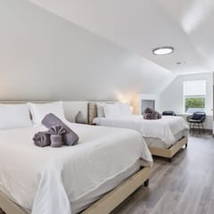 Cozy Cottage Near Thunderbolt Marina w Fenced Yard