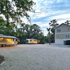 Large Home 2 Glampers & Spa near Beach & Downtown