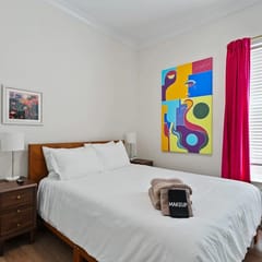 Renovated Dog Friendly Duplex Near Food & Fun! Fully Fenced Yard and Private Parking