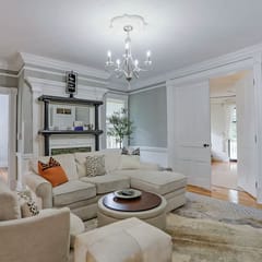 Renovated Historic Apt Walk to River St & Dining