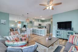 Central Tybee Condo - Walk to Beach & Dining