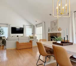 Charming Cottage for Family & Dogs near Beach & City