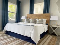 Elegant Duplex Steps to Forsyth Sleeps 8 Near Park