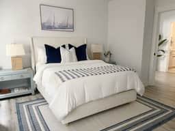 Elegant Duplex Steps to Forsyth Sleeps 8 Near Park