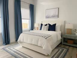 Elegant Duplex Steps to Forsyth Sleeps 8 Near Park