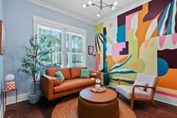 Renovated Dog Friendly Duplex Near Food & Fun! Fully Fenced Yard and Private Parking
