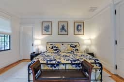 Renovated Historic Apt Walk to River St & Dining