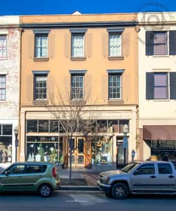 Stylish Apt on Broughton, Historic Downtown