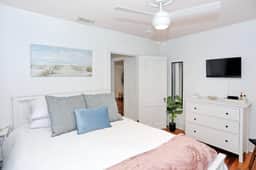 Waterfront Bungalow in Thunderbolt near Savannah