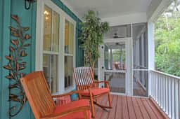 Sweet Cottage + Studio Near Wormsloe Historic Site