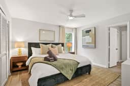 Renovated Cottage near Beach & City Dogs Welcome!