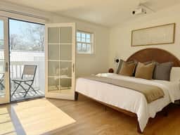 Downtown Savannah Estate for 12 Guests in 2 Units - Image 2