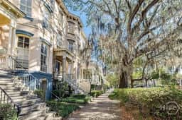 Romantic Carriage House Near Forsyth Park, Parking - Image 5