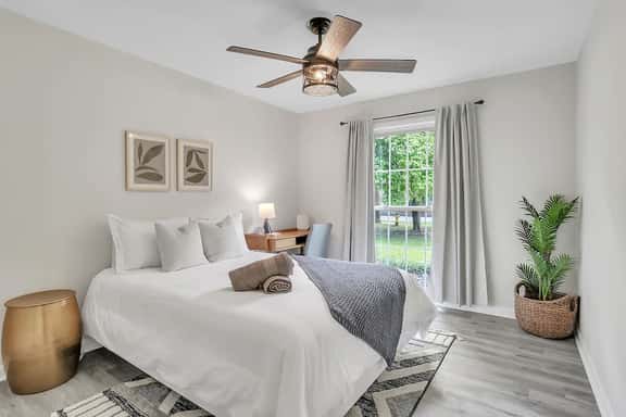 Coastal Retreat w Heated Pool Near Beach & City - Image 1