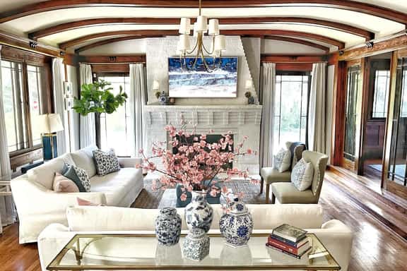 Pristine Craftsman 1900s Bungalow w Pool & Hot Tub - Image 1