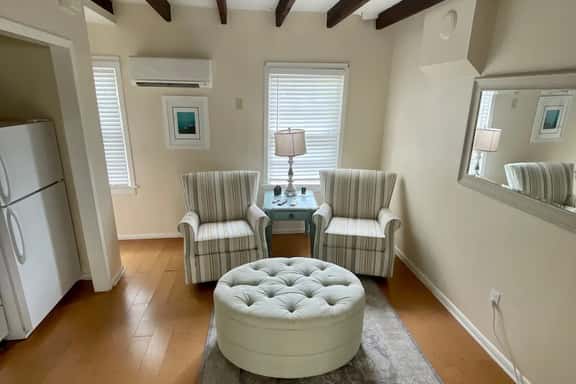 Romantic Carriage House Near Forsyth Park, Parking - Image 1