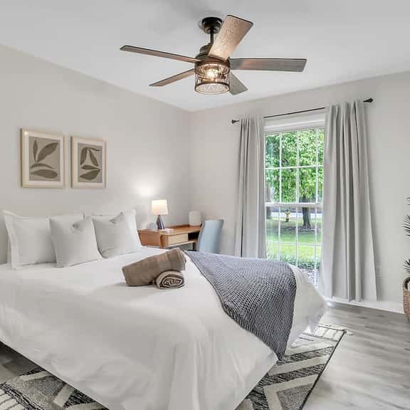 Coastal Retreat w Heated Pool Near Beach & City - Image 1