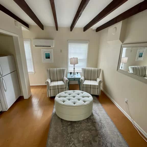 Romantic Carriage House Near Forsyth Park, Parking - Image 1