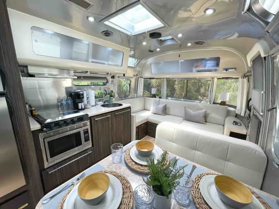 Airstream near Tybee Beach & Downtown Savannah