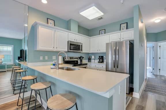 Central Tybee Condo - Walk to Beach & Dining