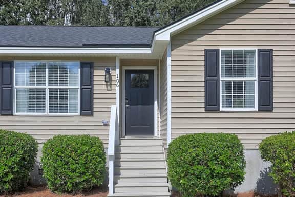 Charming Dog-Friendly Retreat, 10 Mins to Beach