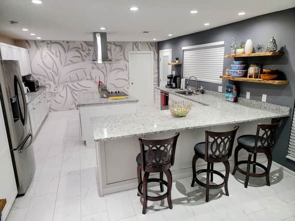 Downtown Savannah Oasis w Heated Pool & Spa