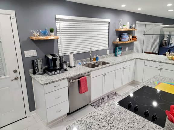 Downtown Savannah Oasis w Heated Pool & Spa