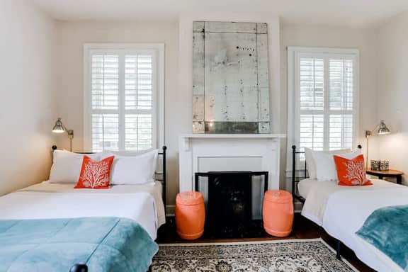 Elegant Carriage House Overlooking Forsyth Park