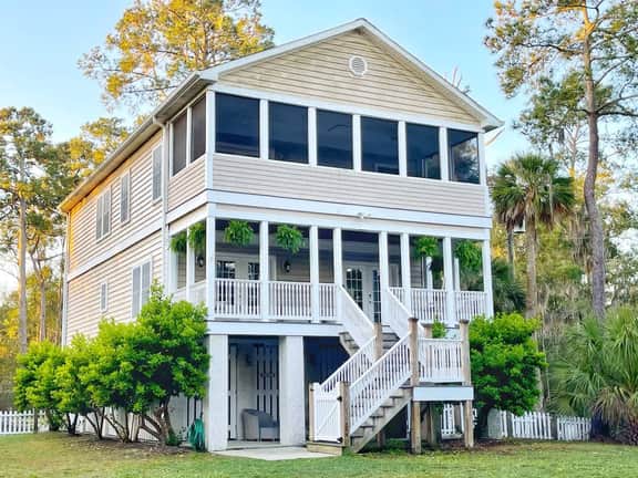 Large Home w 2 Airstream Glampers & Spa near Beach & Downtown