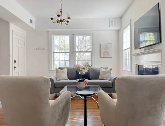 Downtown Savannah Estate for 12 Guests in 2 Units - Image 3