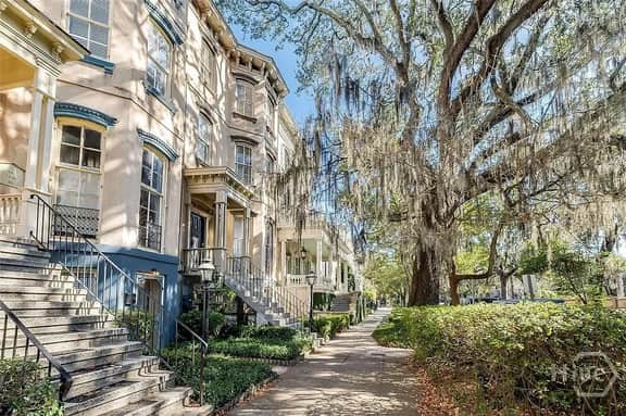 Romantic Carriage House Near Forsyth Park, Parking - Image 5