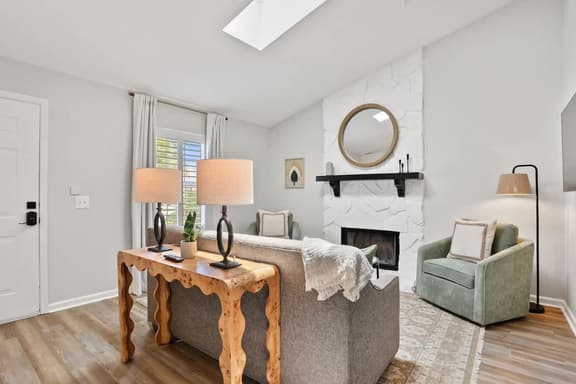 Renovated Cottage near Beach & City Dogs Welcome! - Image 1